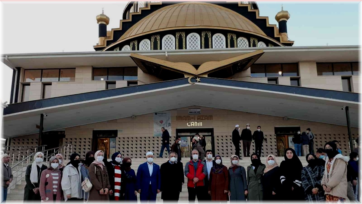 Elazığ'da tesbihat ve sohbet programı düzenlendi