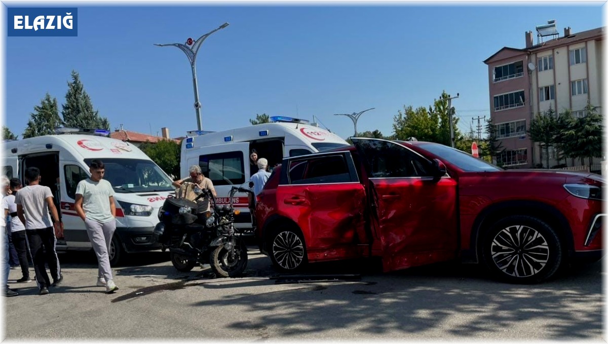Elazığ'da Togg ile motosiklet çarpıştı: 2 yaralı