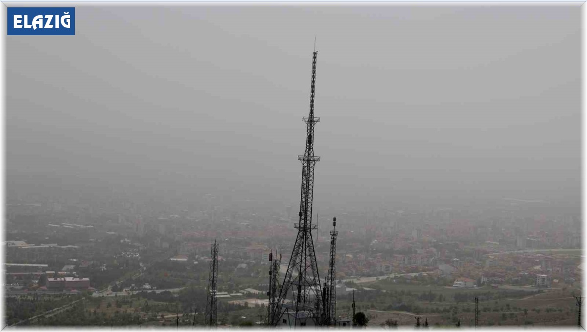Elazığ'da toz taşınımı etkili oldu