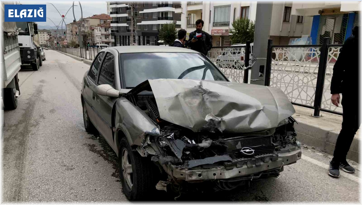 Elazığ'da trafik kazası: 1 yaralı