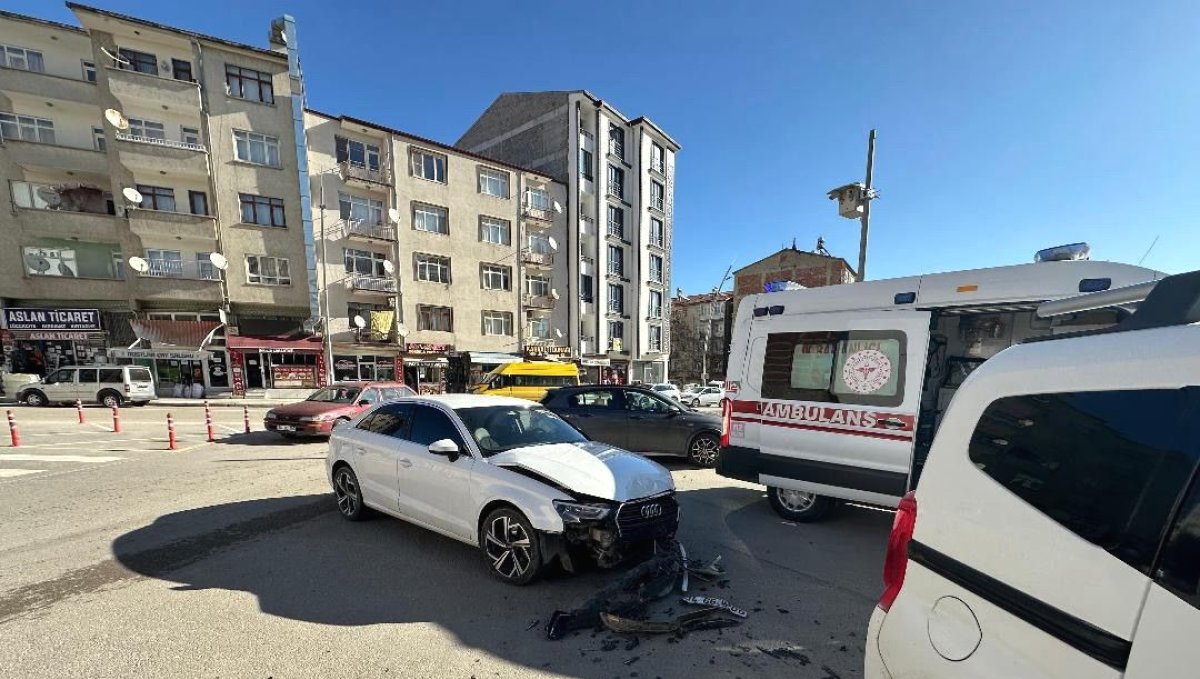 Elazığ'da trafik kazası: 1 yaralı
