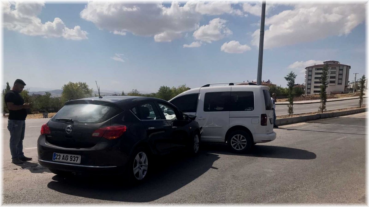 Elazığ'da trafik kazası: 1 yaralı