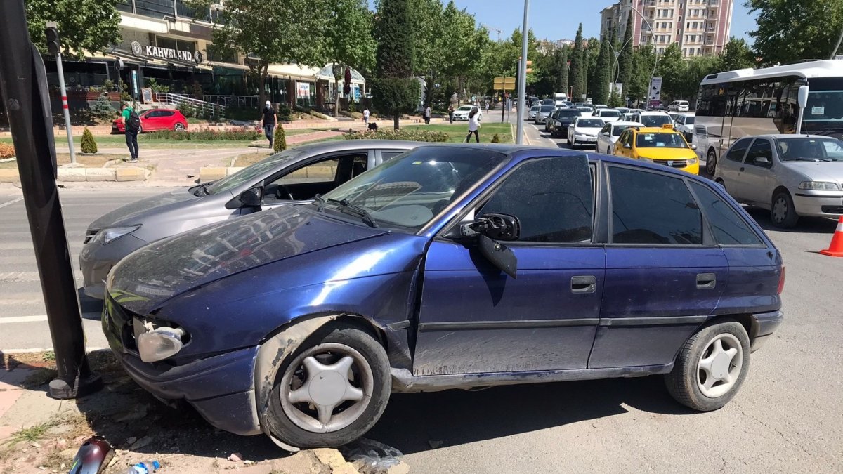 Elazığ'da trafik kazası: 2 yaralı