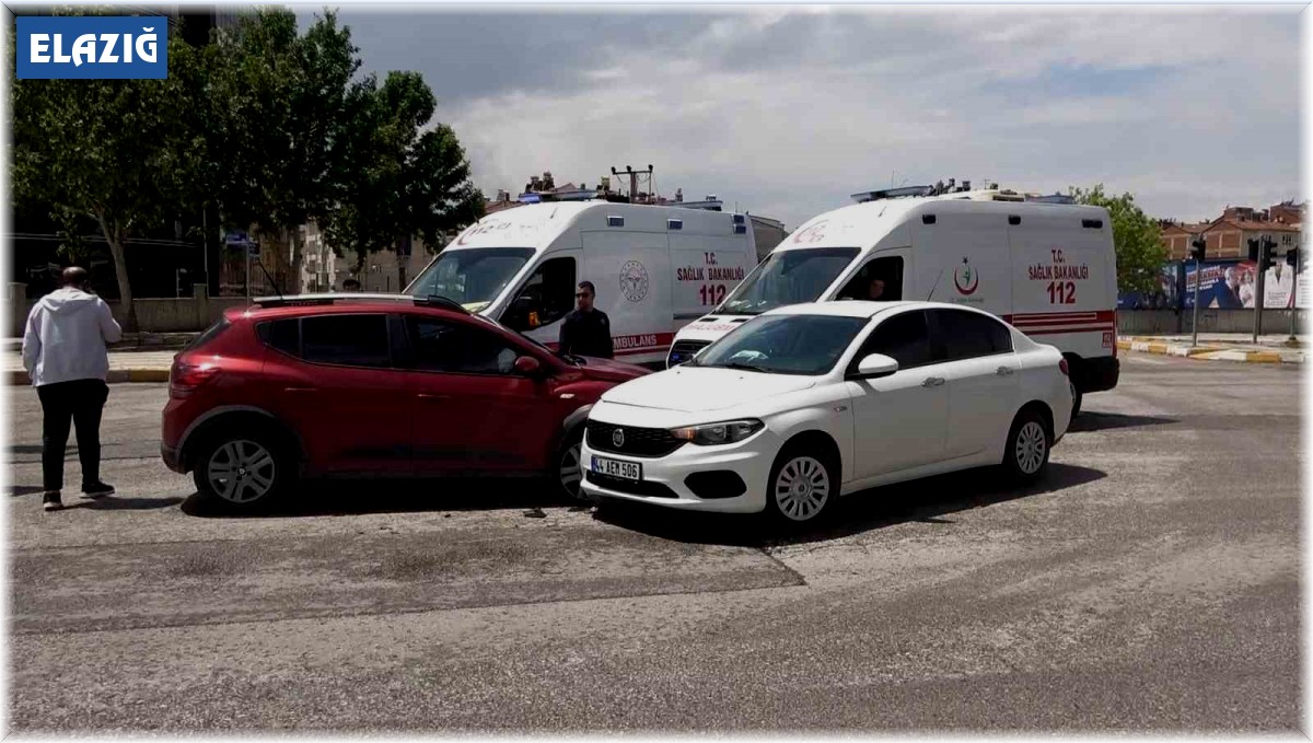 Elazığ'da trafik kazası: 2 yaralı