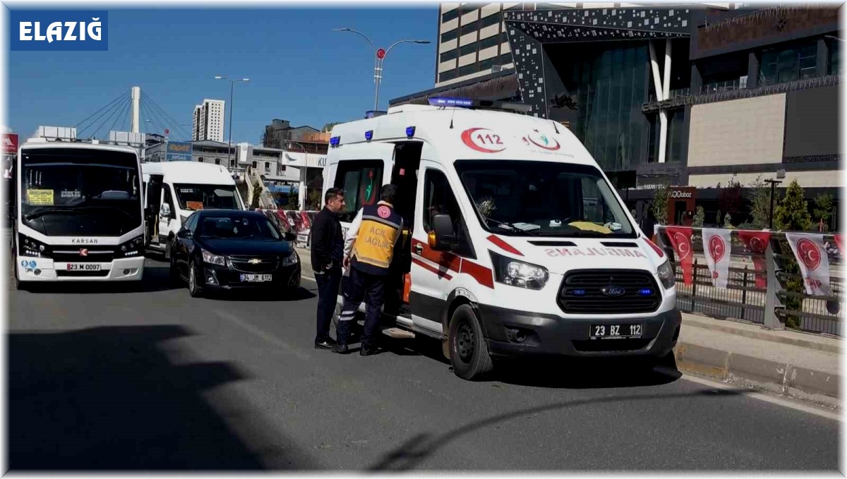 Elazığ'da trafik kazası: 2 yaralı