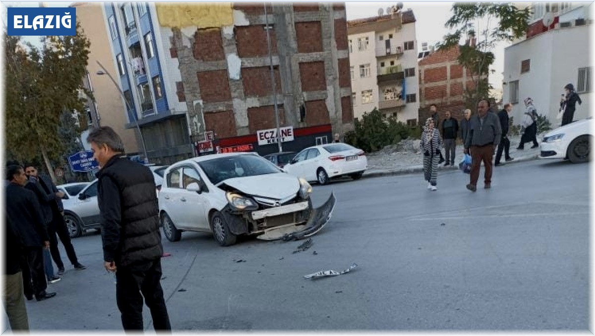 Elazığ'da trafik kazası: 2 yaralı