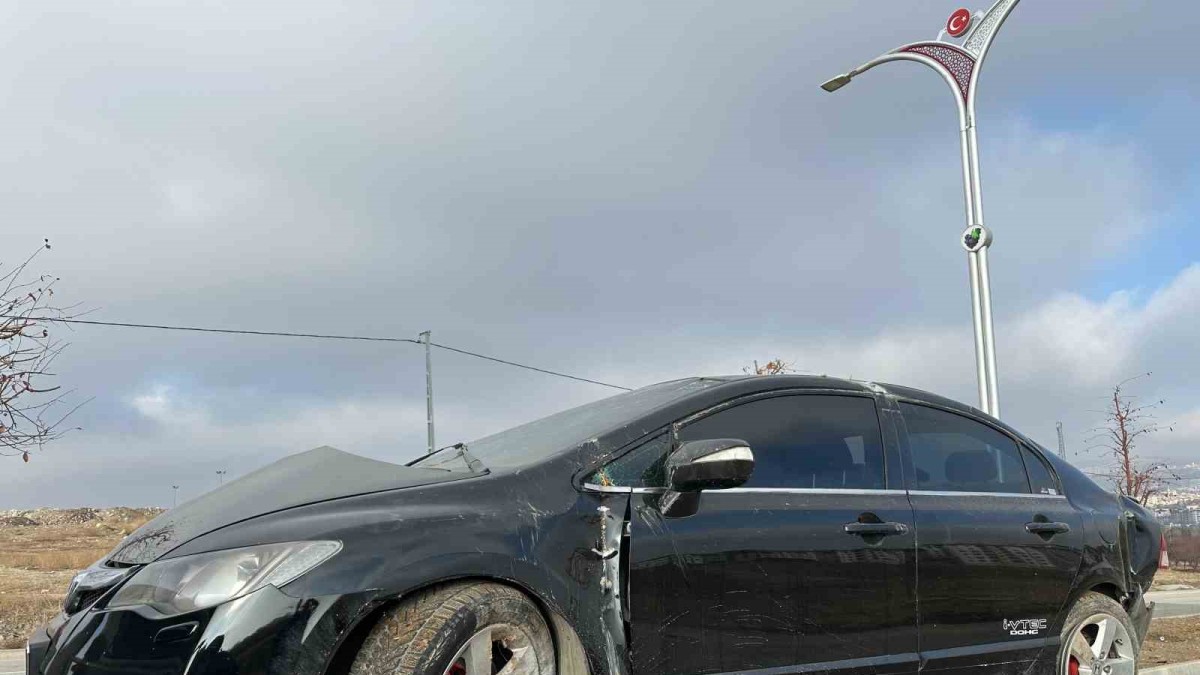 Elazığ'da trafik kazası: 2 yaralı