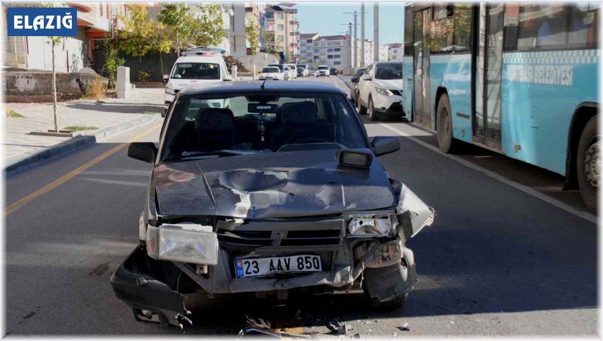 Elazığ'da trafik kazası: 2 yaralı