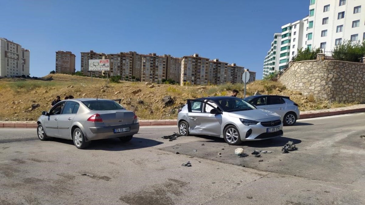 Elazığ'da trafik kazası: 2 yaralı