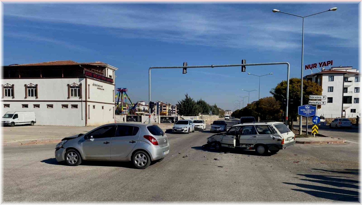 Elazığ'da trafik kazası: 2 yaralı