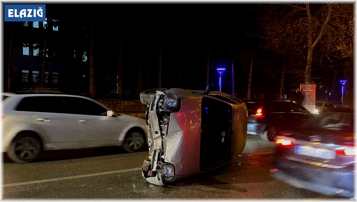 Elazığ'da trafik kazası: 3 yaralı