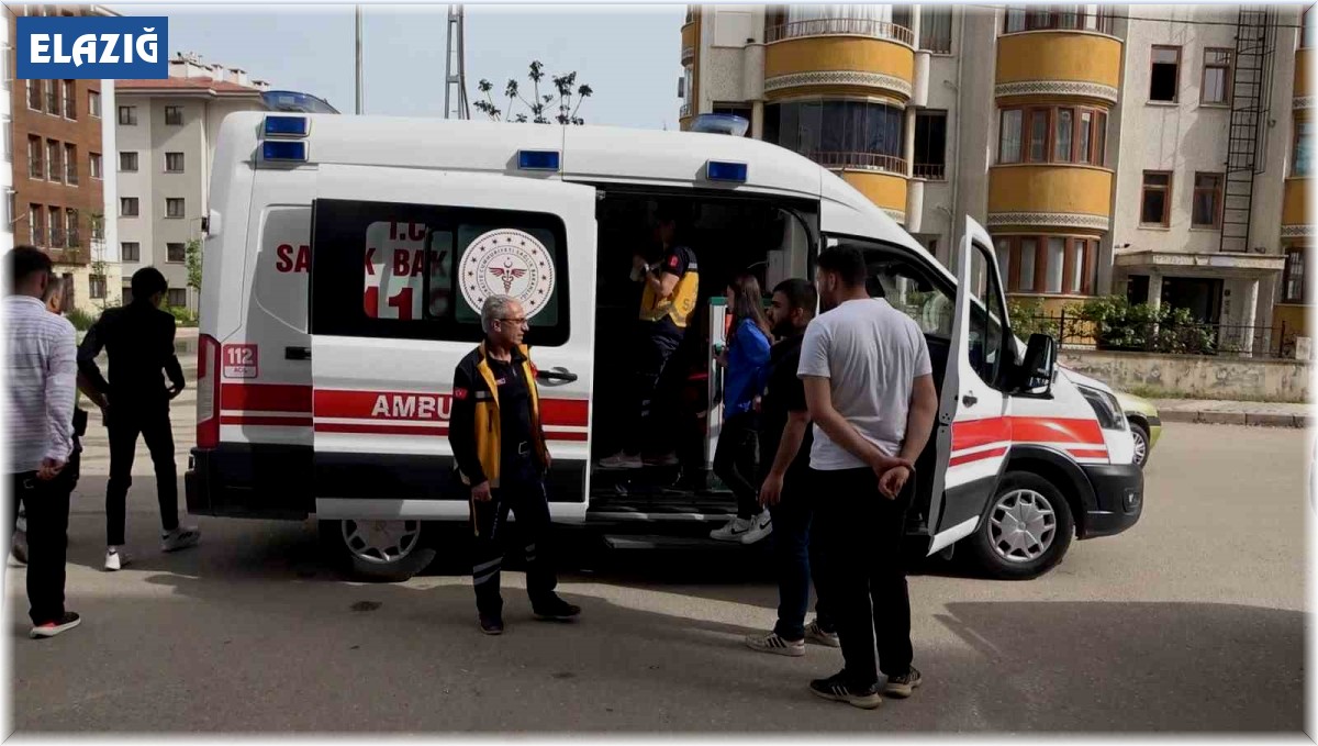 Elazığ'da trafik kazası: 3 yaralı