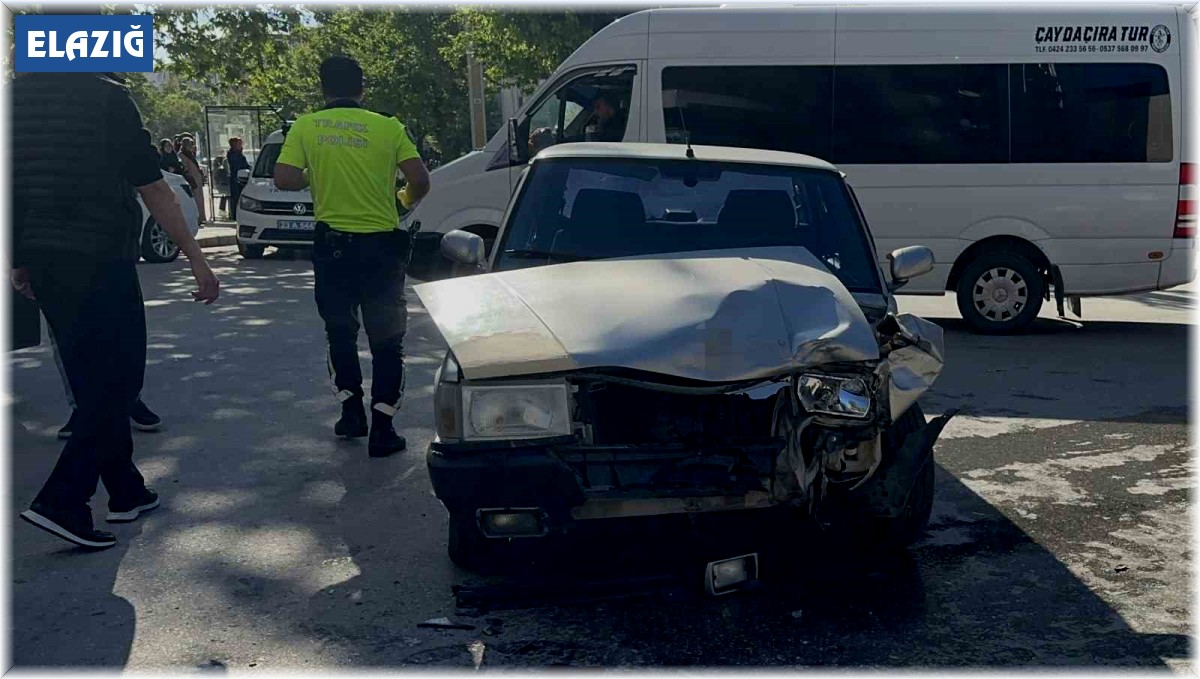 Elazığ'da trafik kazası: 3 yaralı
