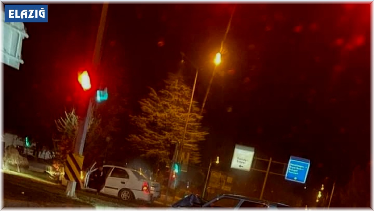 Elazığ'da trafik kazası: 3 yaralı