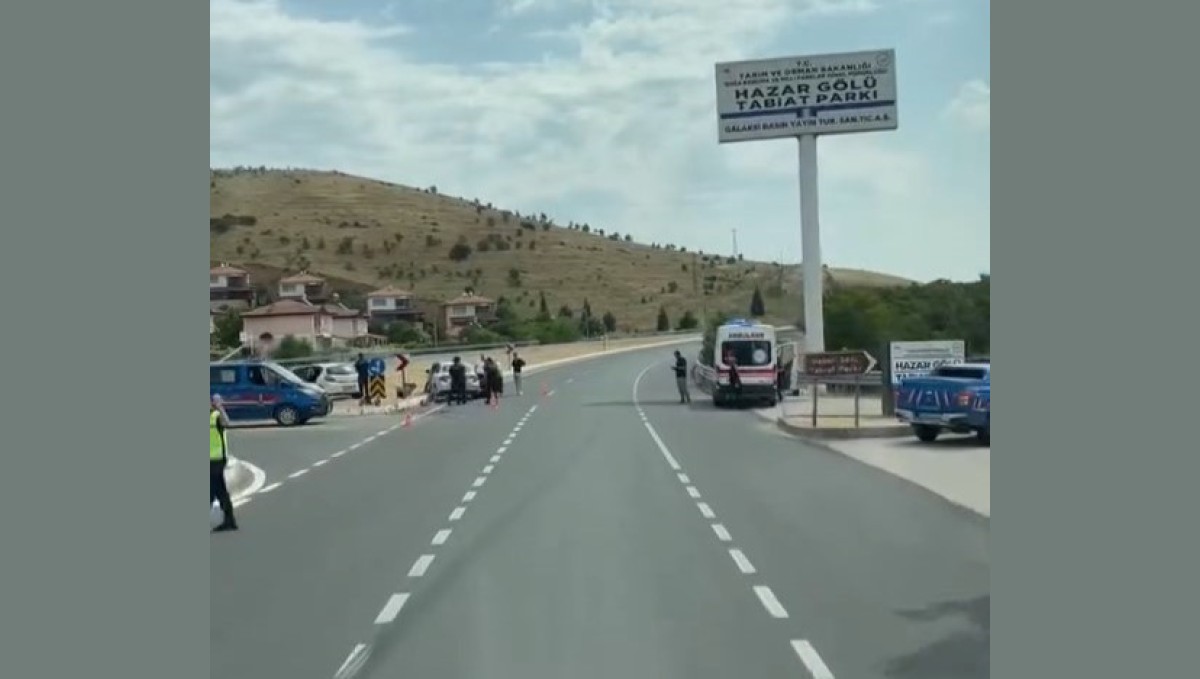 Elazığ'da trafik kazası: 3 yaralı