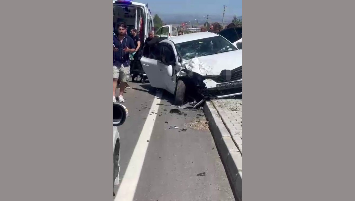 Elazığ'da trafik kazası: 3 yaralı