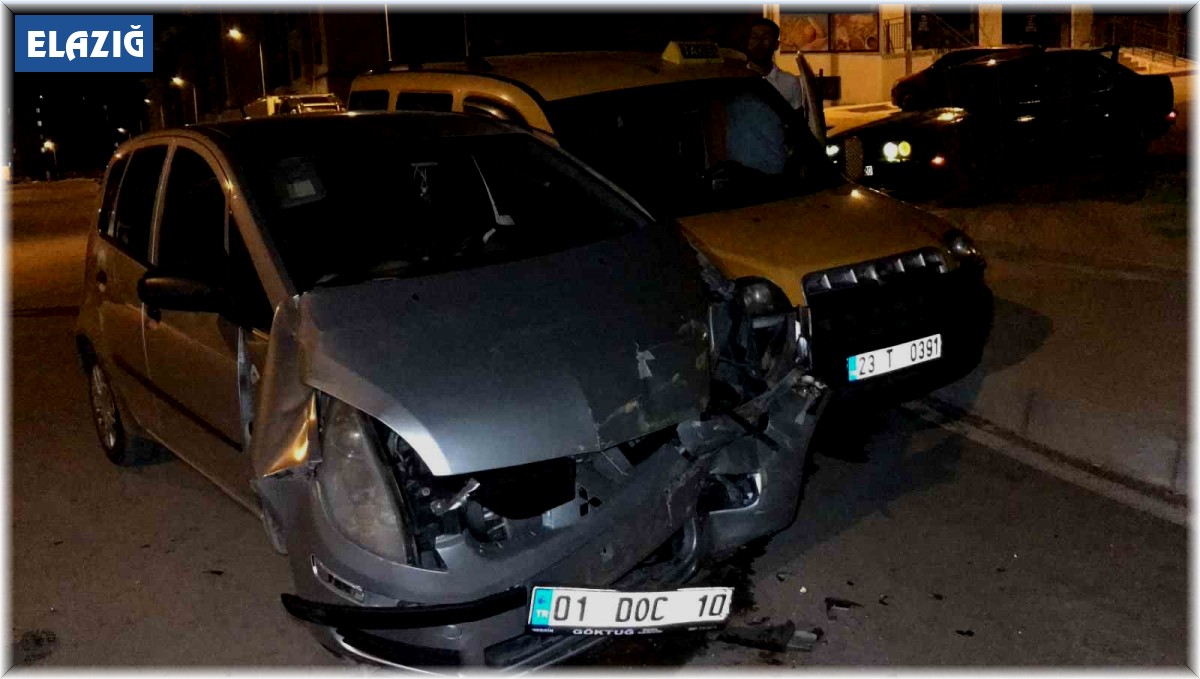 Elazığ'da trafik kazası: 3 yaralı