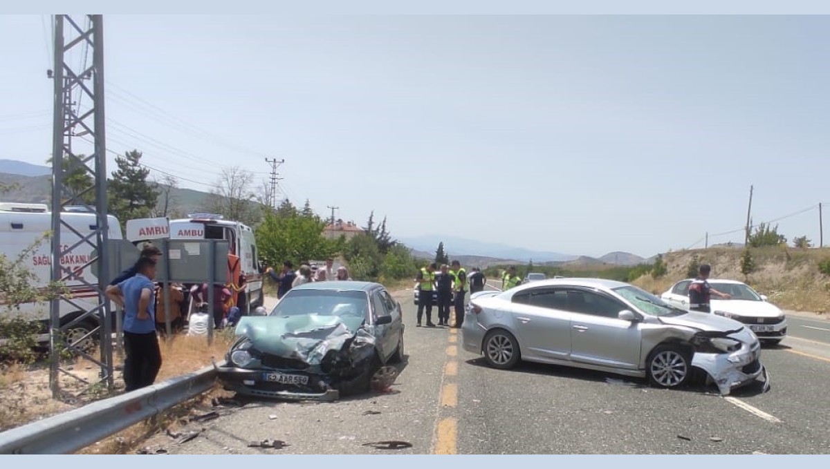 Elazığ'da trafik kazası: 5 yaralı