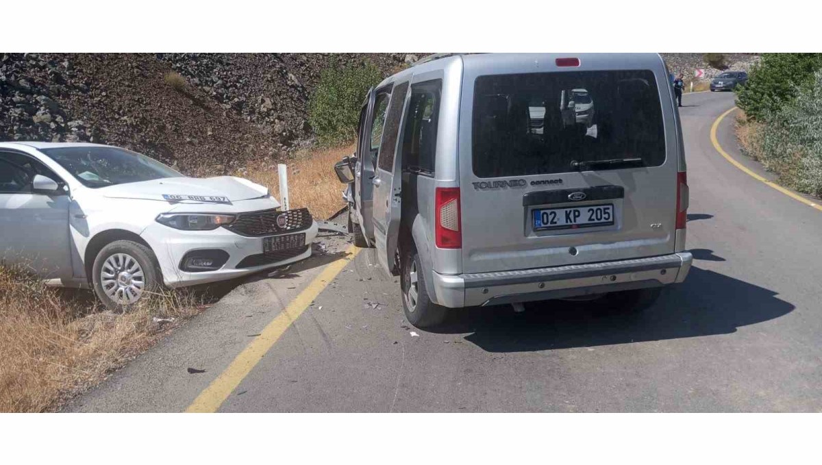 Elazığ'da trafik kazası: 6 yaralı