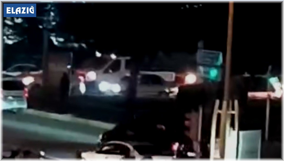Elazığ'da trafik kazası sonrası iki taraf birbirine girdi