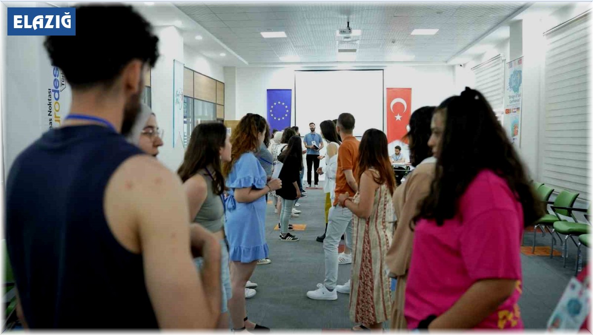 Elazığ'da uluslararası buluşma: 5 ülkeden 40 genç bir araya geldi