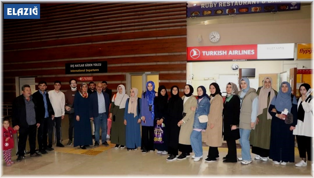 Elazığ'da üniversite öğrencileri umreye gönderildi