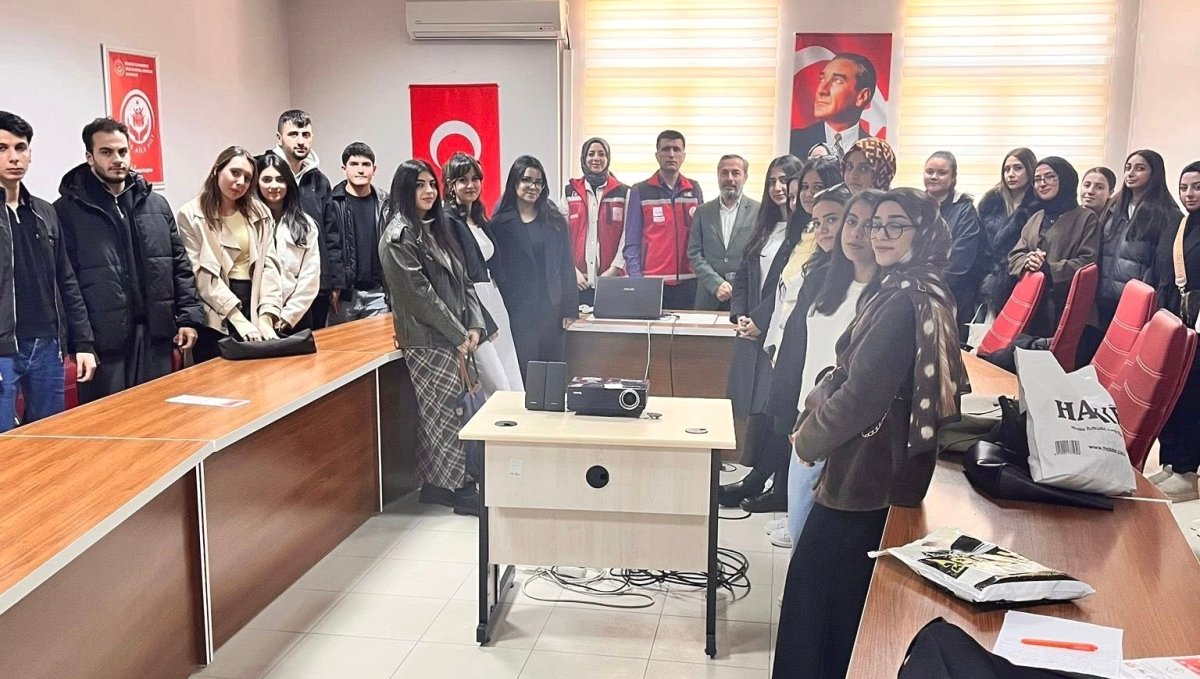 Elazığ'da üniversite öğrencilerine hizmet modelleri tanıtımı