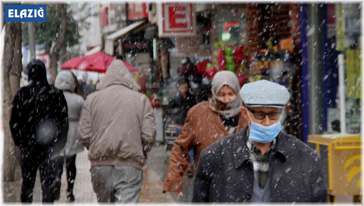 Elazığ'da uzun süredir beklenen kar yağışı başladı