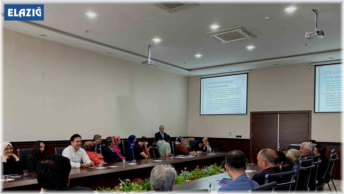Elazığ'da valilik personellerine etik ve etik ilkeleri eğitimi verildi