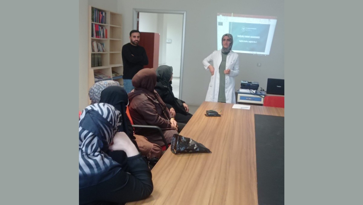 Elazığ'da vatandaşlara sağlık bilgilendirmesi