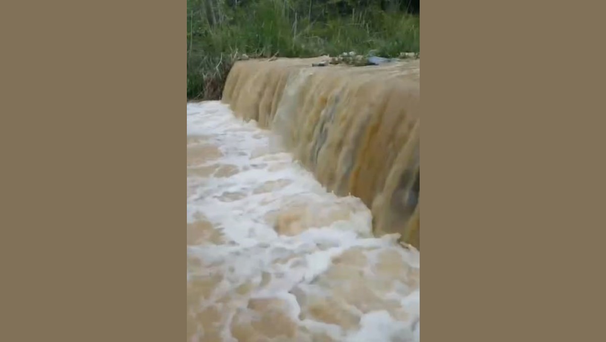 Elazığ'da yağışlar dereleri coşturdu