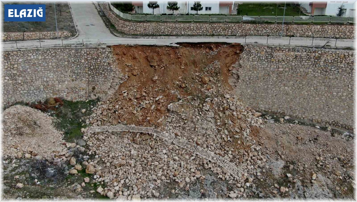 Elazığ'da yağışlarla birlikte istinat duvarı çöktü