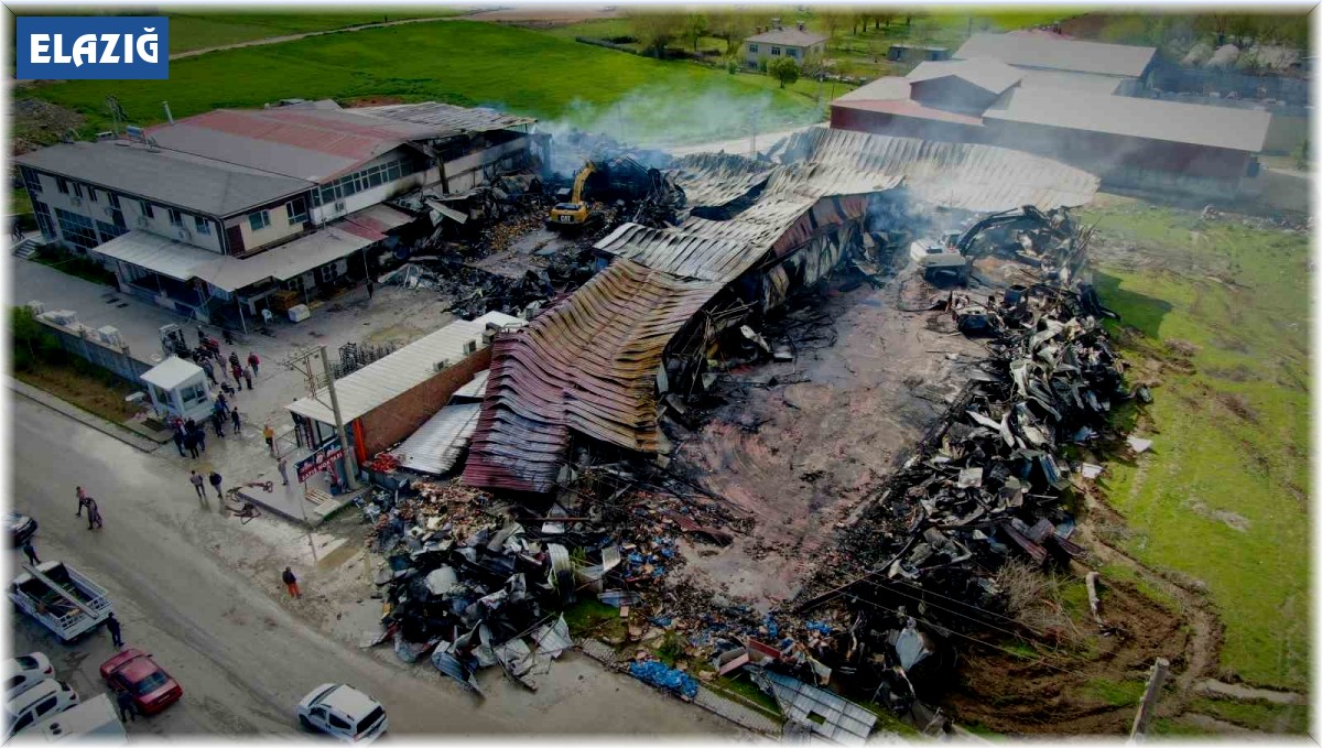 Elazığ'da yanan tavuk fabrikası havadan görüntülendi