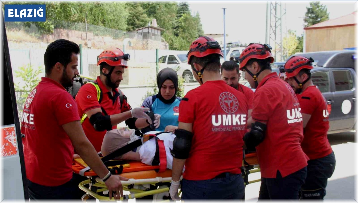 Elazığ'da yangın tatbikatı gerçeğini aratmadı