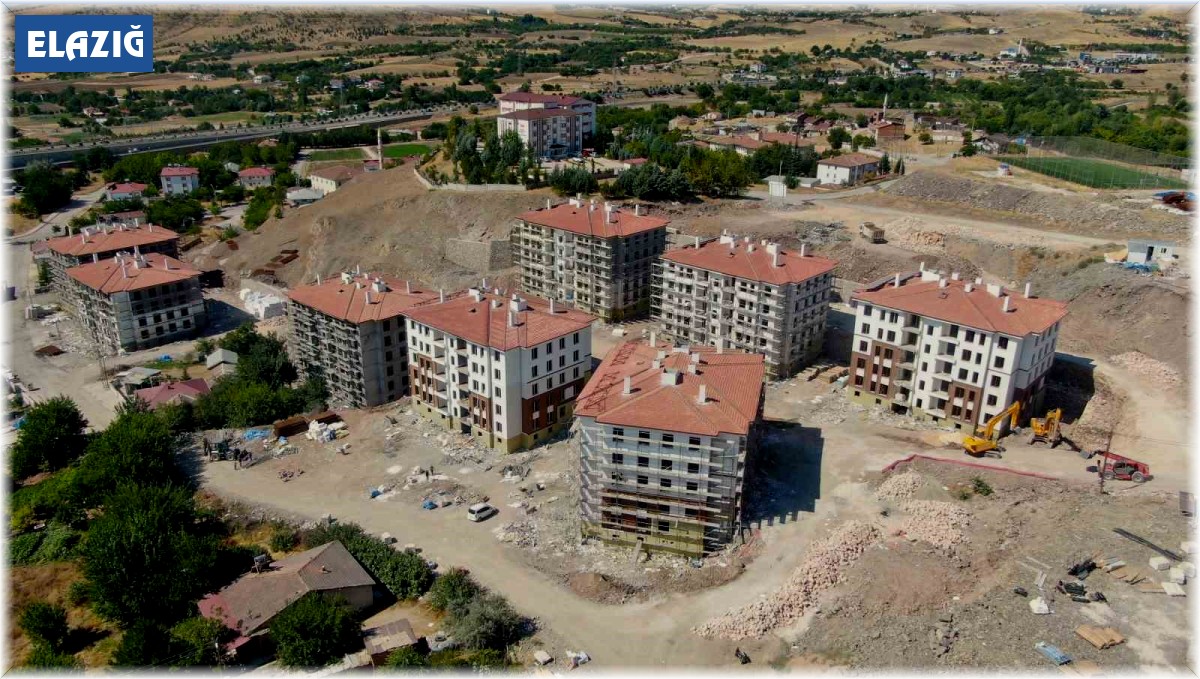 Elazığ'da yapımı devam eden TOKİ konutları hızla yükseliyor