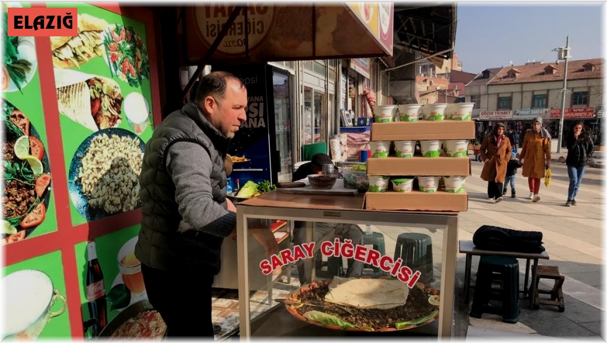Elazığ'da yaptığı ciğere şehir dışından sipariş alıyor