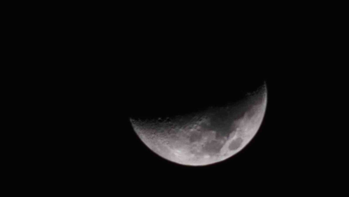 Elazığ'da yarım ay görsel şölen sundu