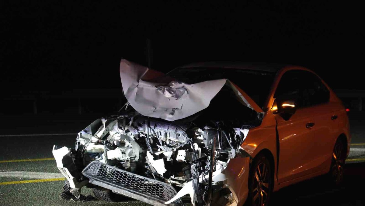 Elazığ'da yaşanan kazada 3 kişi yaralandı: O anlar kamerada