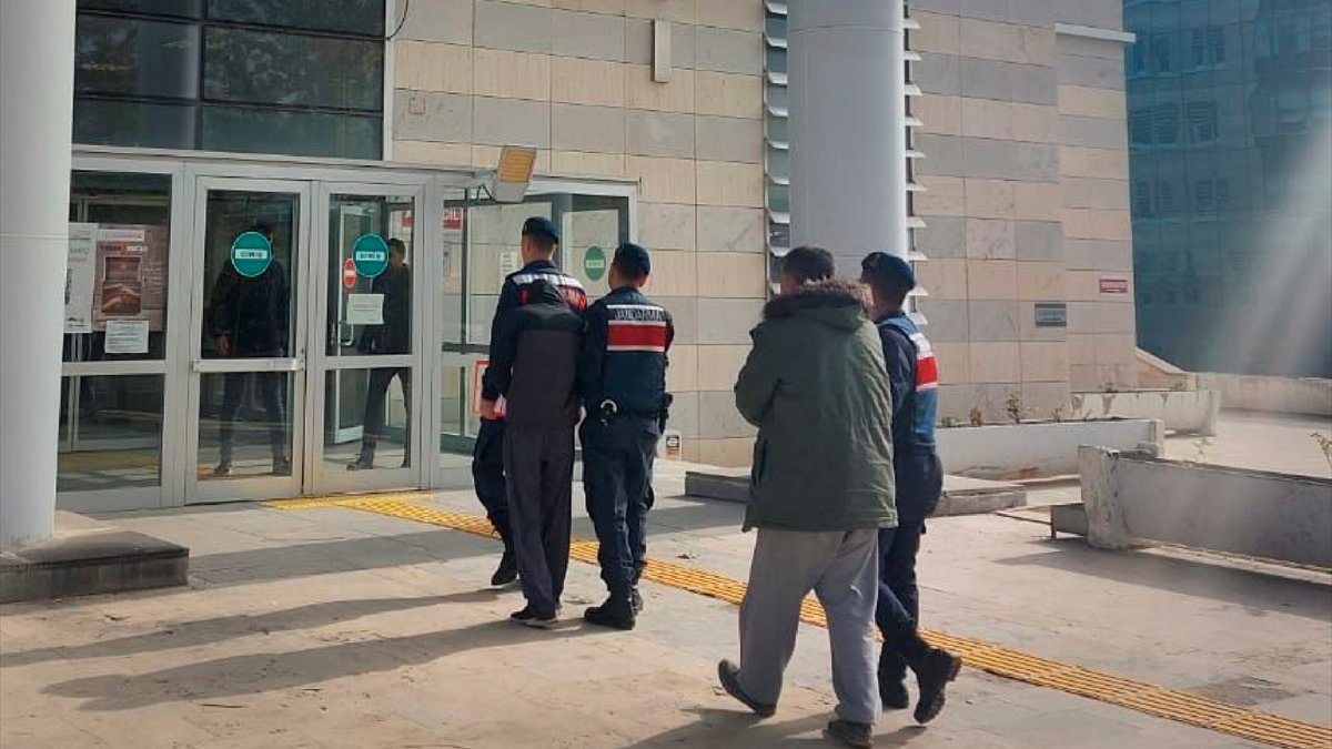 Elazığ'da yazlık evlerden hırsızlık yaptıkları öne sürülen 3 şüpheli yakalandı