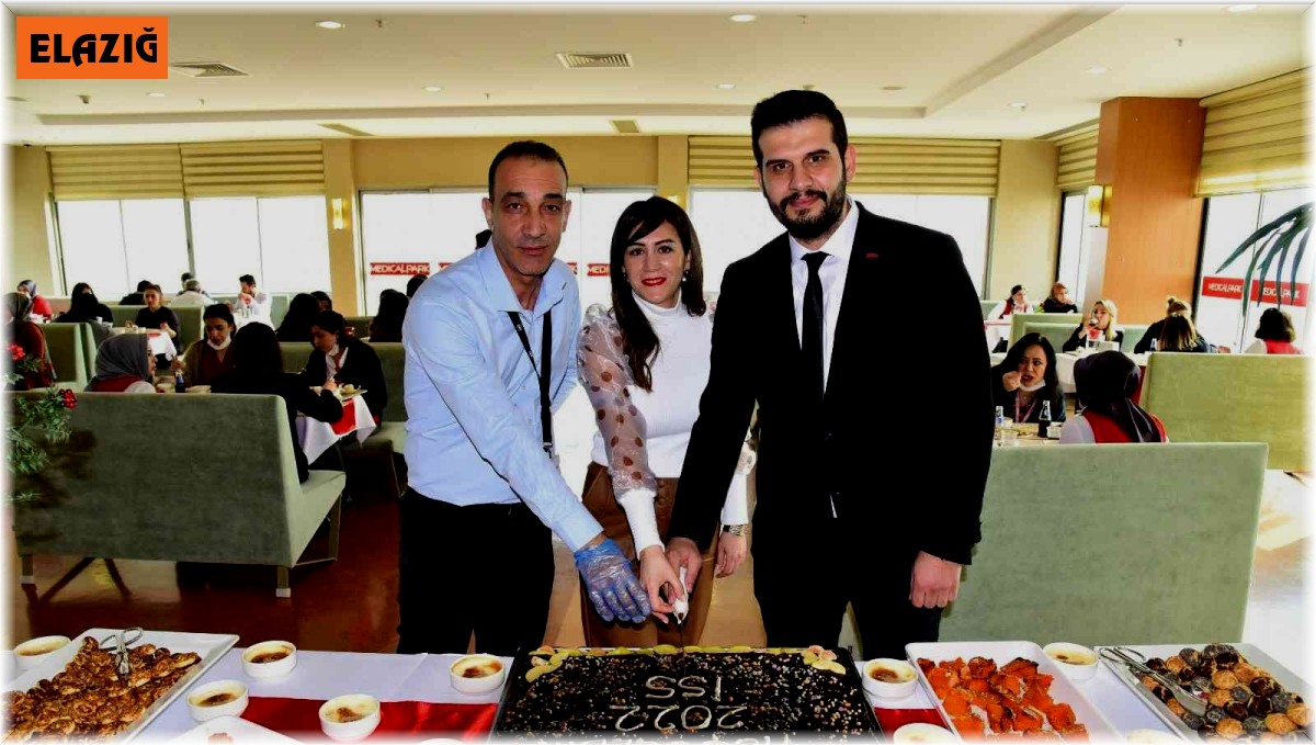 Elazığ'da yeni yıl öncesi sağlıkçılara moral etkinliği