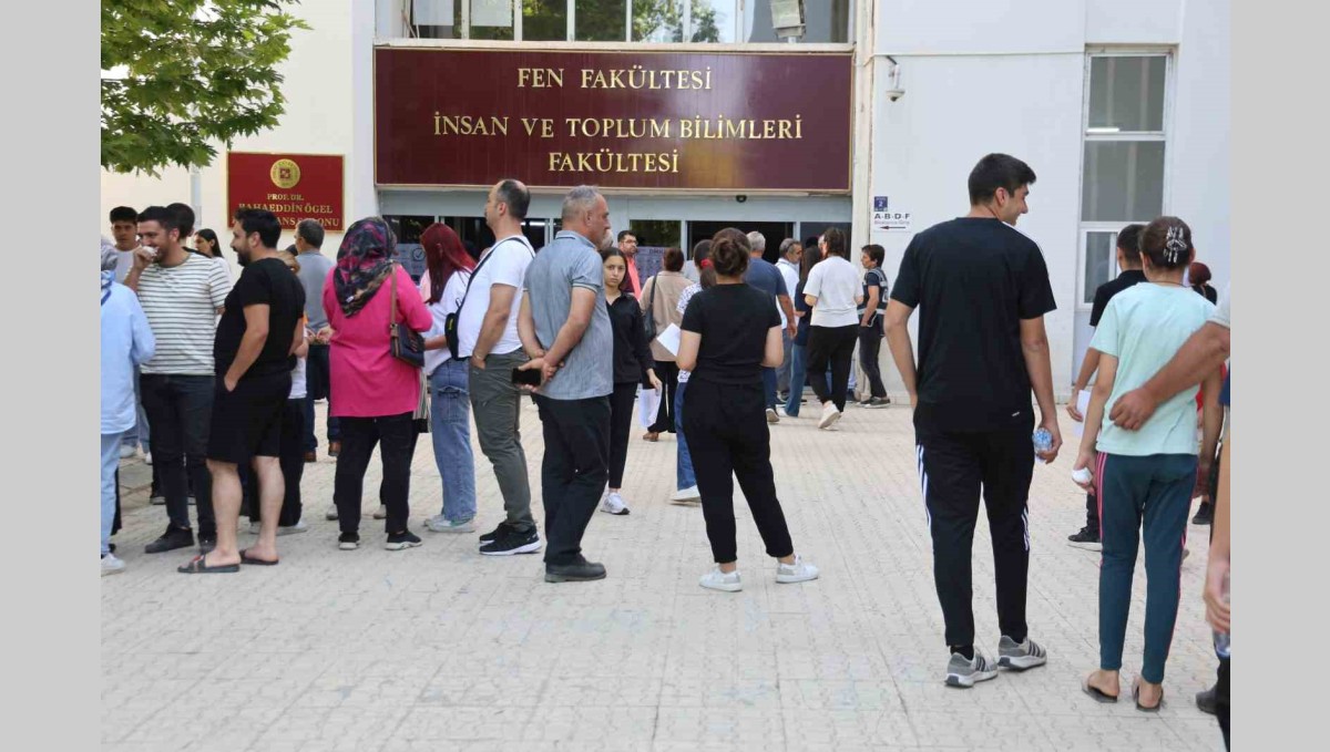 Elazığ'da YKS heyecanı devam ediyor
