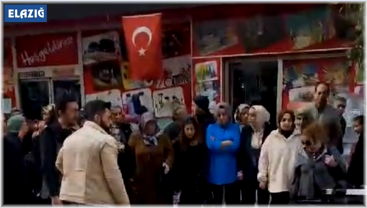 Elazığ'da yolun karşısına geçmeye çalışan yayaya otomobil çarptı