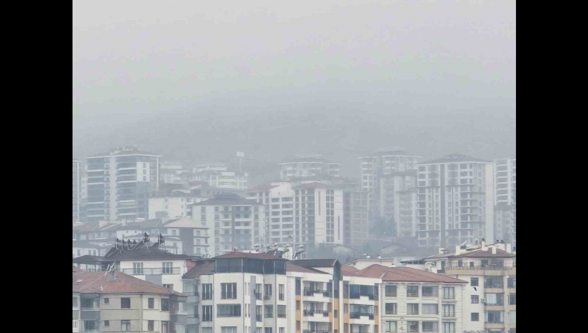 Elazığ'da yüksek kesimlerde yoğun sis etkisini sürdürüyor
