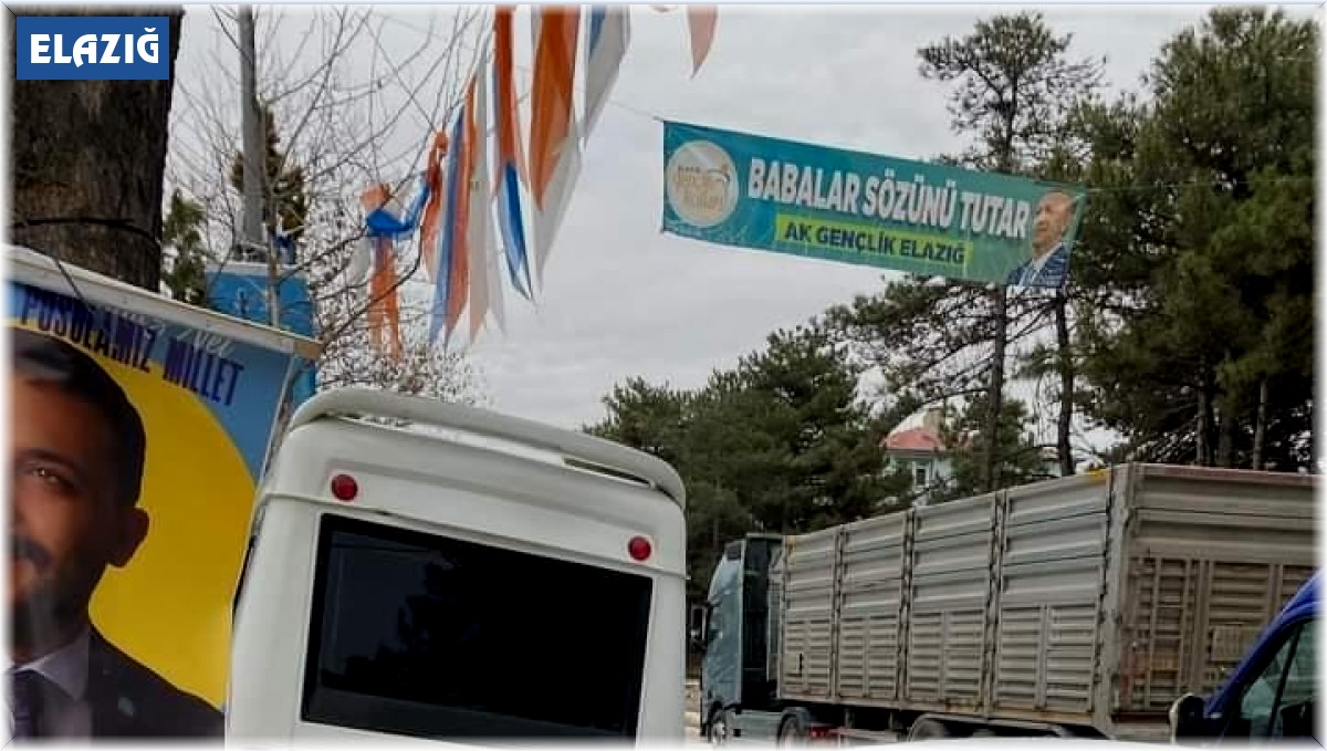 Elazığ'da zincirleme kaza: 3 araçta maddi hasar oluştu