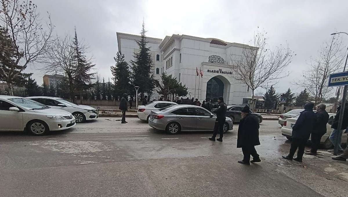 Elazığ'da zincirleme trafik kazası: 1 yaralı