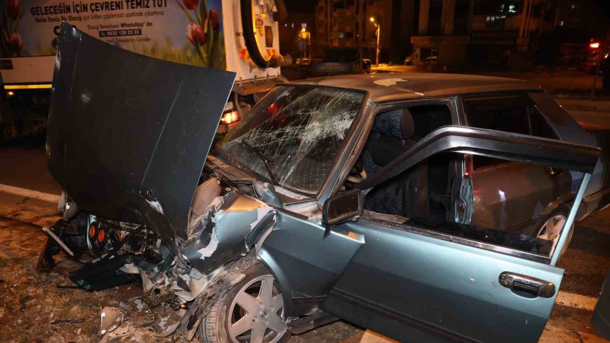 Elazığ'da zincirleme trafik kazası: 3 yaralı