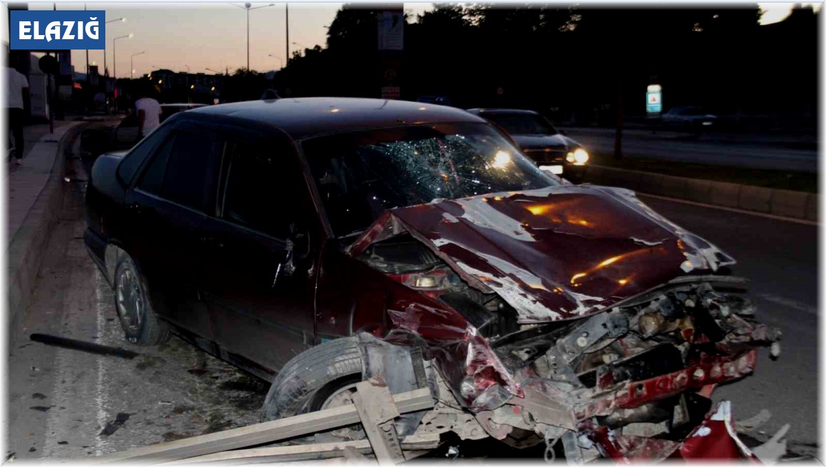 Elazığ'da zincirleme trafik kazası: 4 yaralı