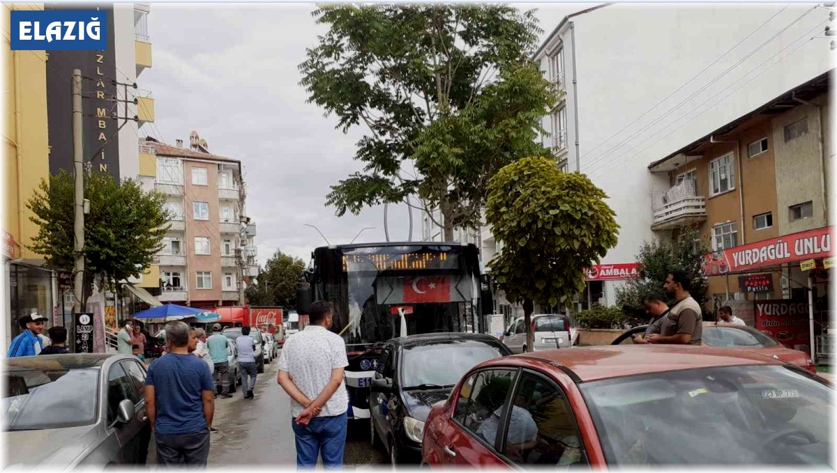 Elazığ'da zincirleme trafik kazası