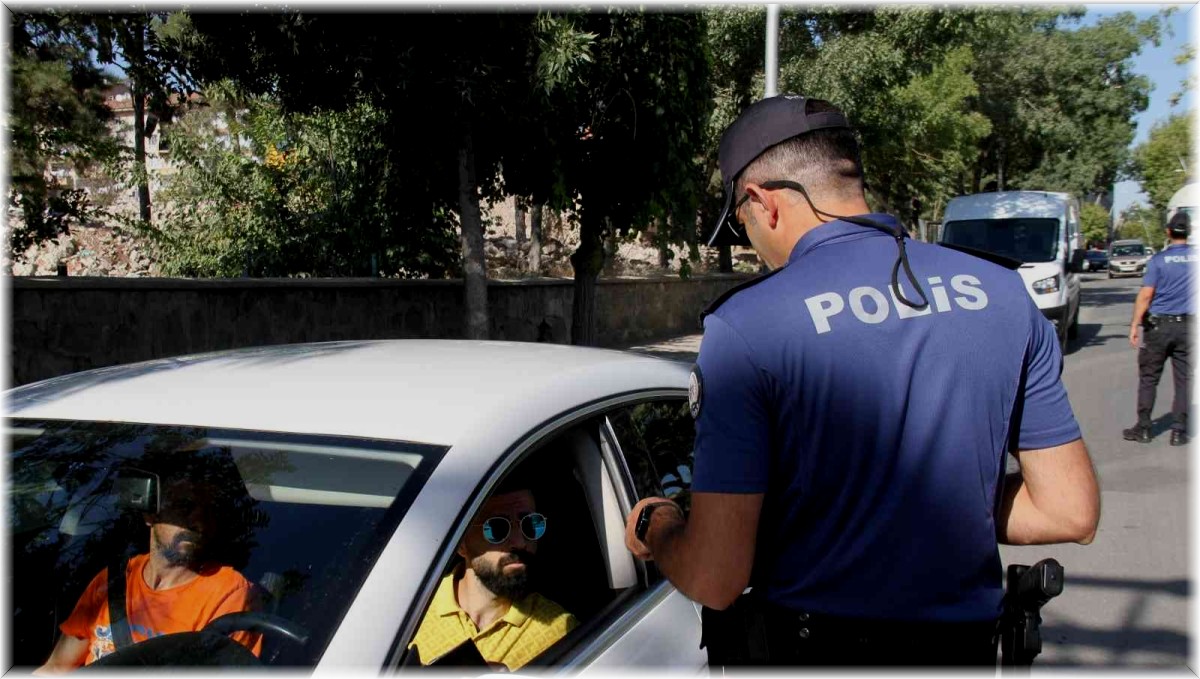Elazığ'daki asayiş uygulamalarında bin 905 şahıs sorgulandı