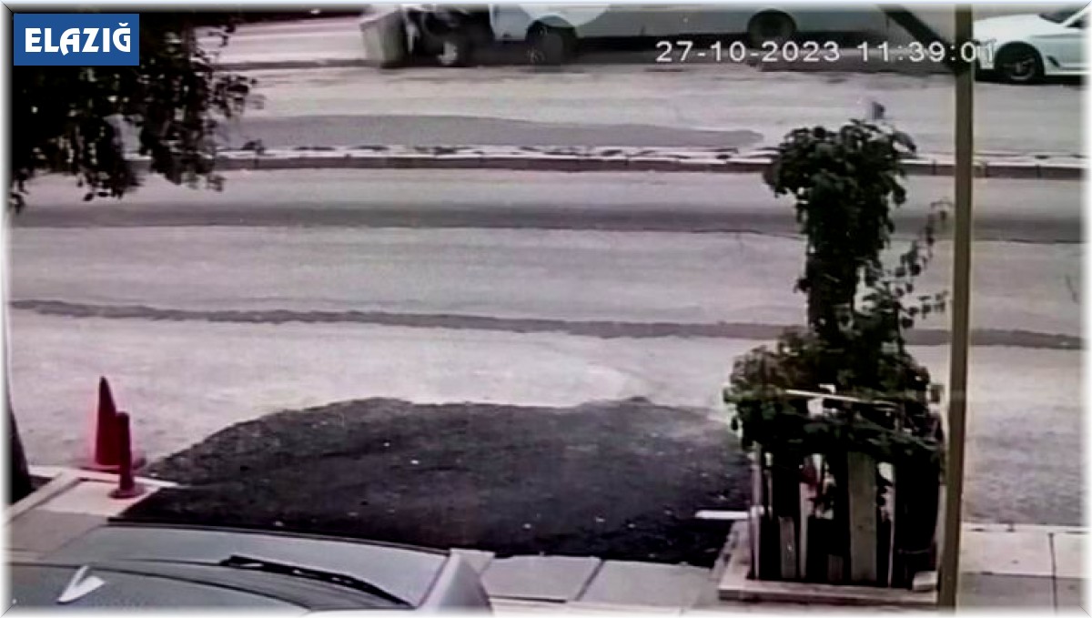 Elazığ'daki feci kaza güvenlik kameralarına yansıdı